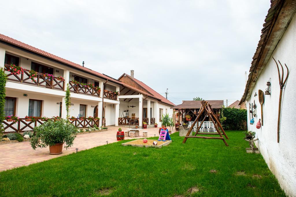 Lilaakac Vendeghaz Hotell Hosszupalyi Exteriör bild